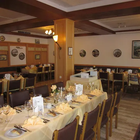 Seegasthof Hois'n Wirt - Mit Wellnessbereich غموندين