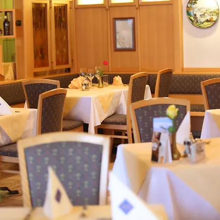 Seegasthof Hois'n Wirt - Mit Wellnessbereich غموندين